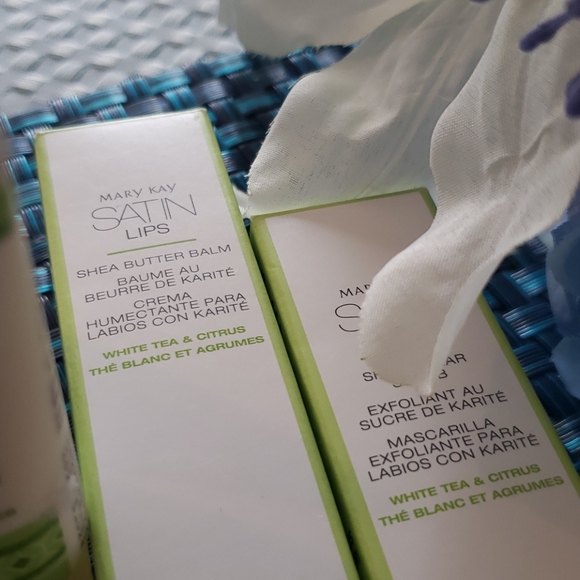 Mary Kay Satin Lips Set Scrub Balm Shae Butter - Picture 3 of 5